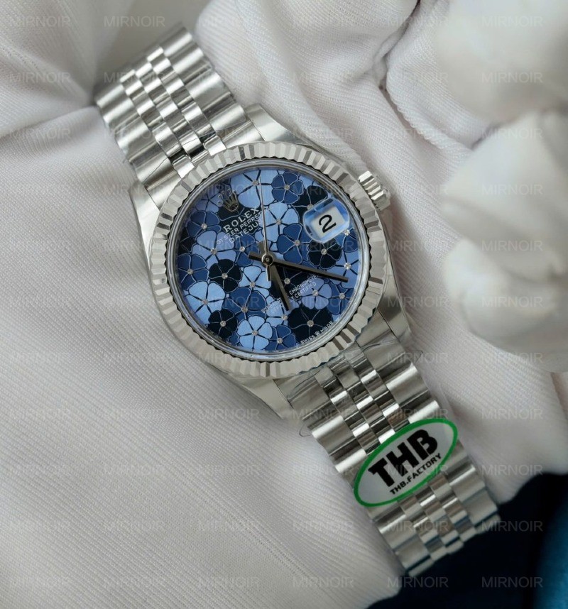 Dong-Ho-Rolex-DateJust-Replica-11-Nu-Mat-Hoa-Mau-Xanh-Blue-Xuong-THB-31mm-5-955x1024.jpg