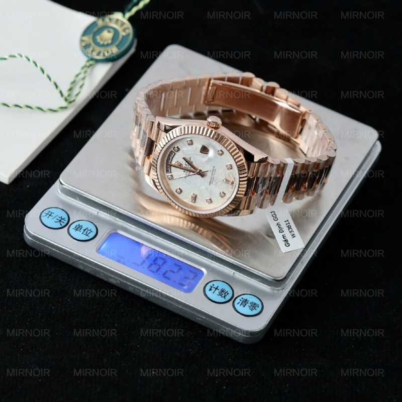 Dong-Ho-Rolex-Day-Date-Che-Tac-Boc-Vang-Hong-Mat-Thien-Thach-Coc-So-Moissanite-40mm-2-1024x1024.jpg