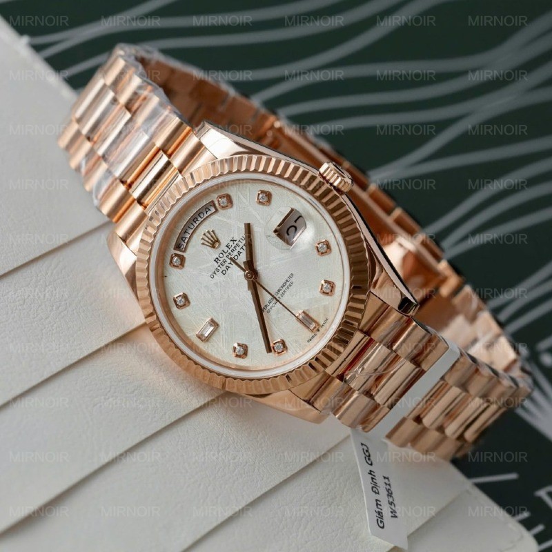 Dong-Ho-Rolex-Day-Date-Che-Tac-Boc-Vang-Hong-Mat-Thien-Thach-Coc-So-Moissanite-40mm-4-1024x1024.jpg