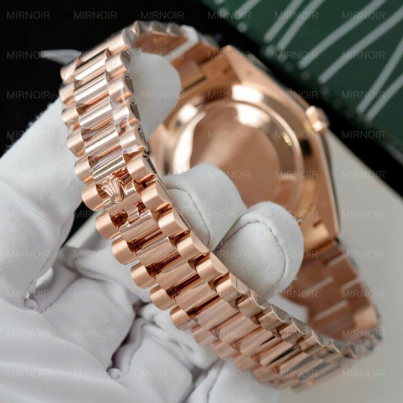 Dong-Ho-Rolex-Day-Date-Che-Tac-Boc-Vang-Hong-Mat-Thien-Thach-Coc-So-Moissanite-40mm-9-1024x1024.jpg
