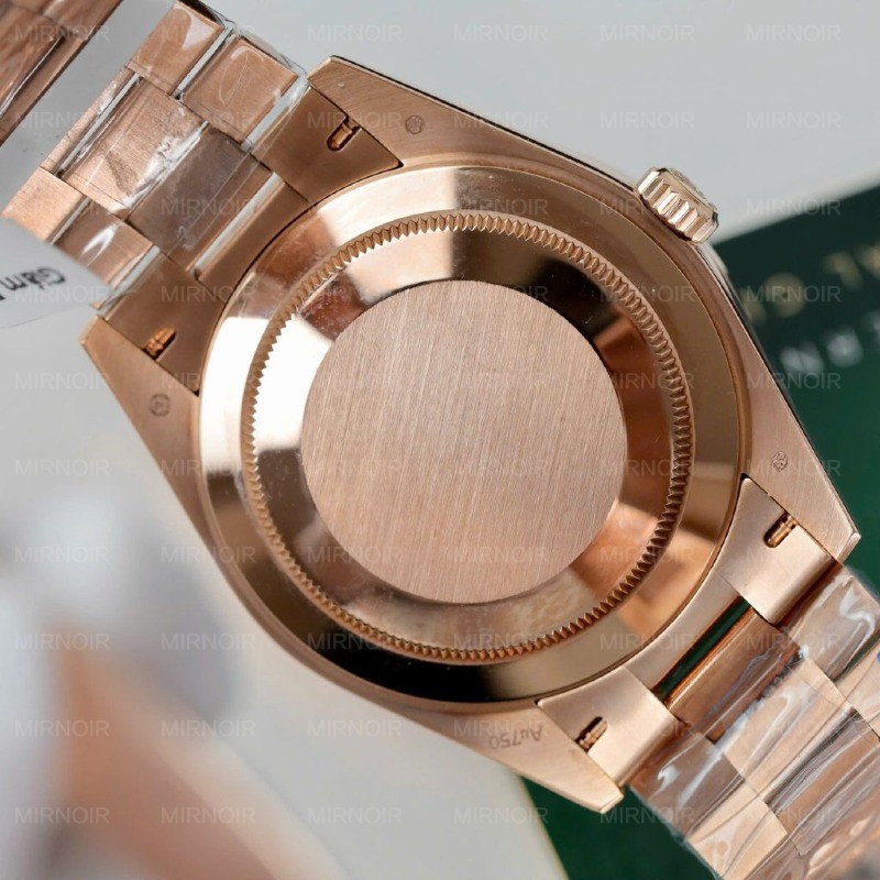 Dong-Ho-Rolex-Day-Date-Mat-Xanh-La-Cay-Che-Tac-Boc-Vang-Dinh-Kim-Cuong-Moissanite-Baguette-40mm-3-1024x1024.jpg