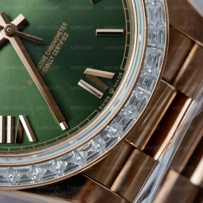 Dong-Ho-Rolex-Day-Date-Mat-Xanh-La-Cay-Che-Tac-Boc-Vang-Dinh-Kim-Cuong-Moissanite-Baguette-40mm-5-1024x1024.jpg