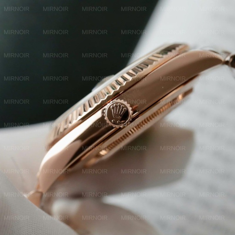 Dong-Ho-Rolex-Day-Date-Mat-Chocolate-Che-Tac-Boc-Vang-Coc-So-Dinh-Moissanite-Baguette-40mm-7-1024x1024.jpg