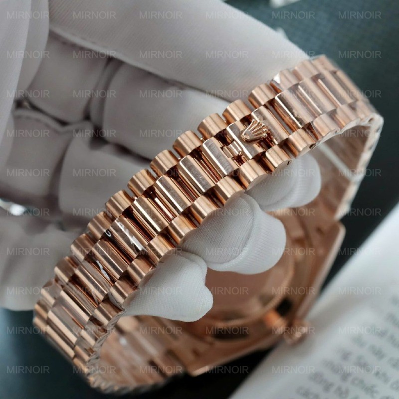 Dong-Ho-Rolex-Day-Date-Mat-Chocolate-Che-Tac-Boc-Vang-Coc-So-Dinh-Moissanite-Baguette-40mm-8-1024x1024.jpg