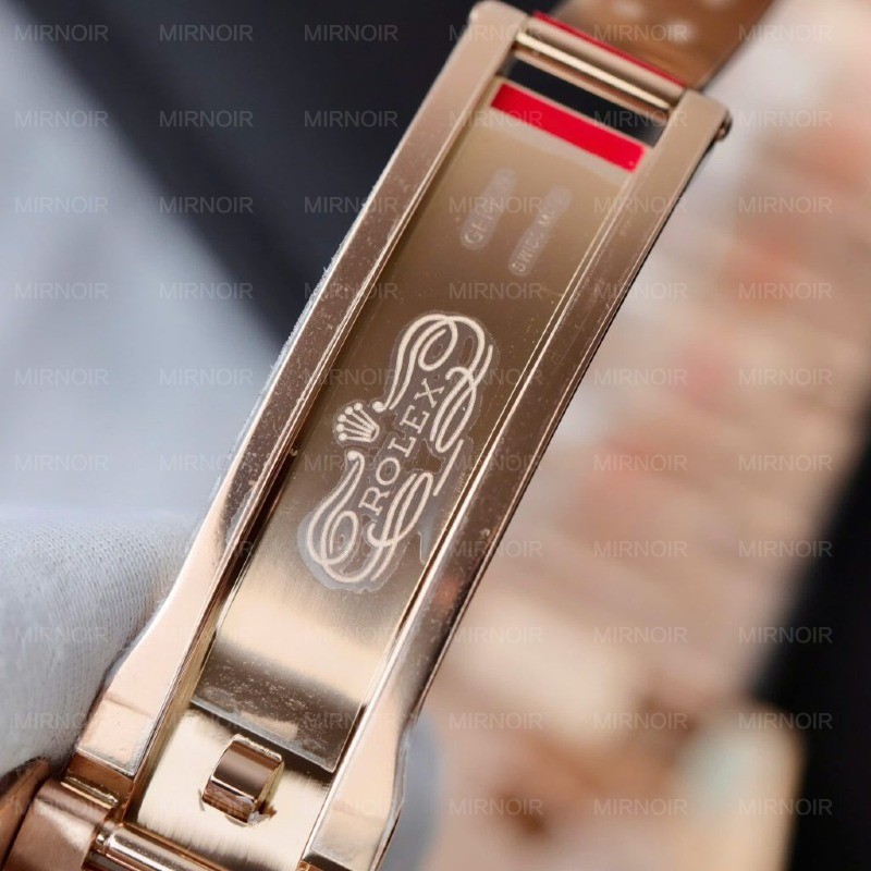 Dong-Ho-Rolex-GMT-Master-II-126715CHNR-Replica-11-Ma-Vang-Hong-Mat-Da-Mat-Ho-40mm-1-1024x1024.jpg