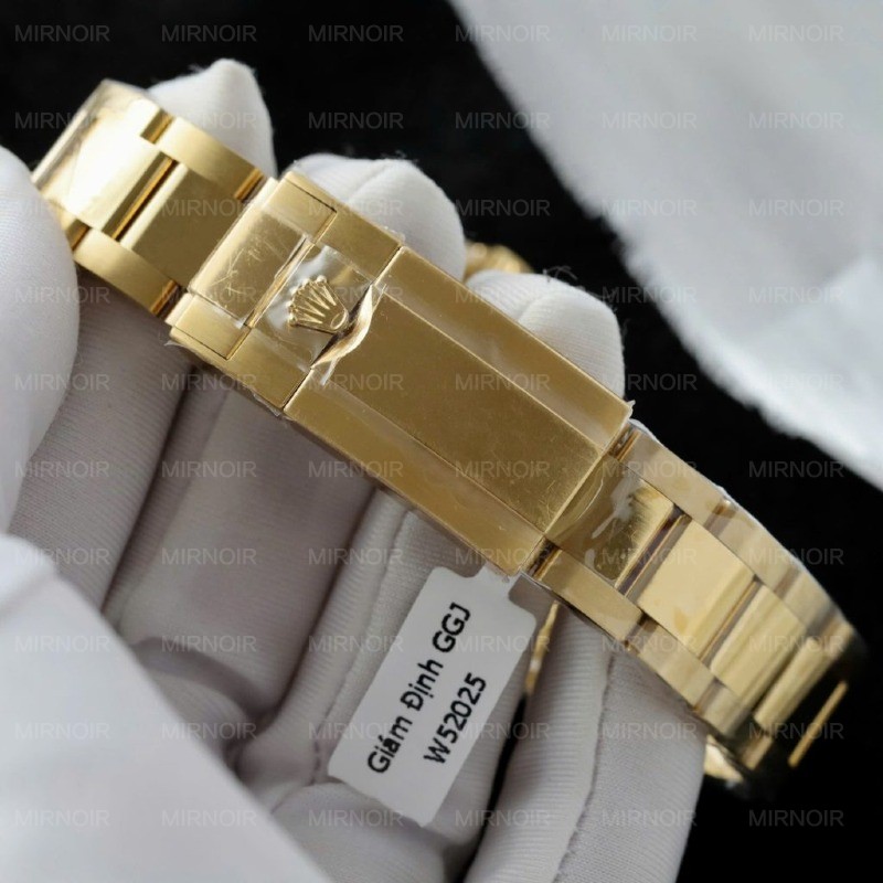 Dong-Ho-Rolex-Daytona-Mat-Thien-Thach-Che-Tac-Boc-Vang-That-Dinh-Kim-Cuong-Nhan-Tao-Baguette-40mm-1-1024x1024.jpg