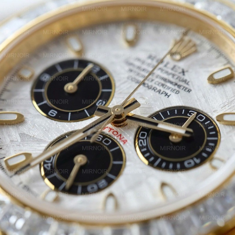 Dong-Ho-Rolex-Daytona-Mat-Thien-Thach-Che-Tac-Boc-Vang-That-Dinh-Kim-Cuong-Nhan-Tao-Baguette-40mm-5-1024x1024.jpg