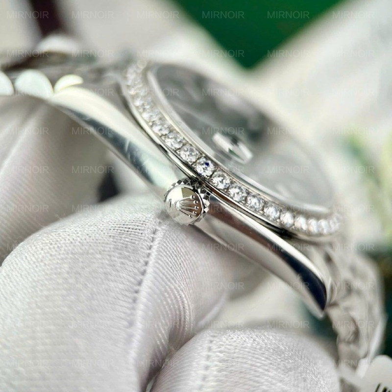 Dong-Ho-Rolex-DateJust-Mat-Xanh-La-Cay-Che-Tac-Vien-Dinh-Kim-Cuong-Nhan-Tao-41mm-7-1024x1024.jpg