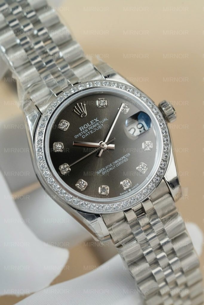 Dong-Ho-Rolex-DateJust-Lady-Replica-Cao-Cap-Mat-Xam-Coc-So-Dinh-Da-31mm-1-683x1024.jpg