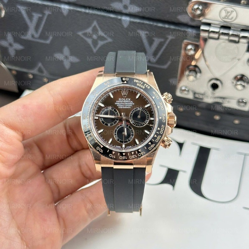 Dong-Ho-Rolex-Cosmograph-Daytona-126515-Fake-11-Mat-Chocolate-Day-Cao-Su-THB-40mm-2-1024x1024.jpg