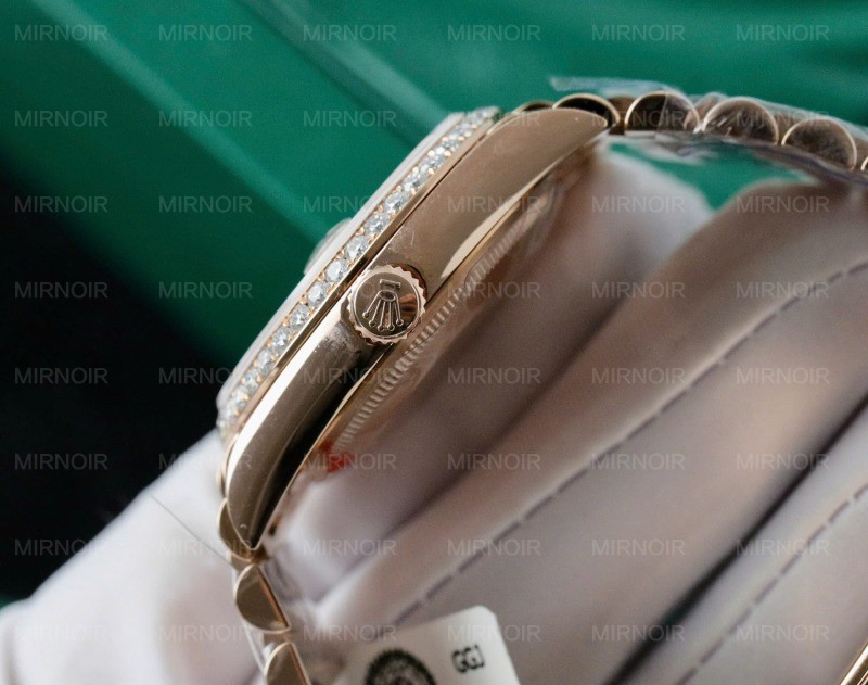 Dong-Ho-Rolex-Day-Date-128395TBR-Che-Tac-Boc-Vang-That-Dinh-Full-Kim-Cuong-Moissanite-36mm-1.jpg