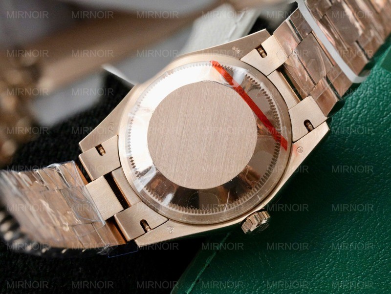 Dong-Ho-Rolex-Day-Date-128395TBR-Che-Tac-Boc-Vang-That-Dinh-Full-Kim-Cuong-Moissanite-36mm-4.jpg