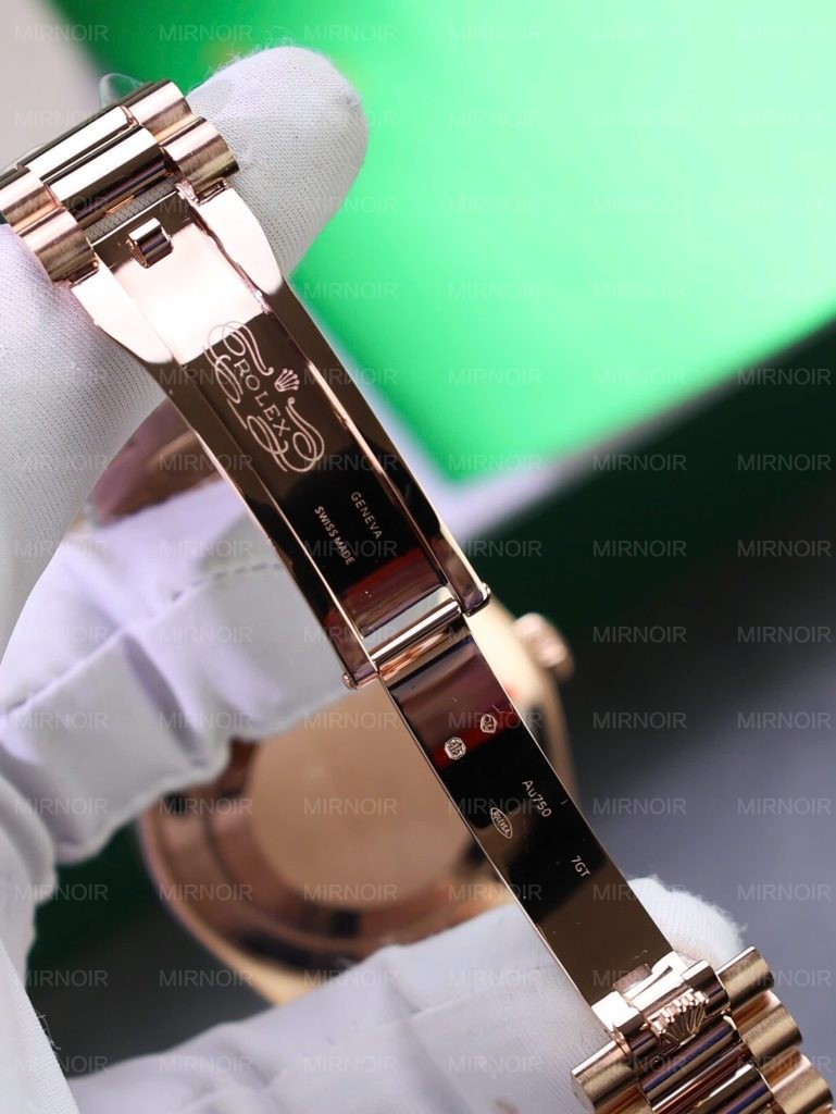 Dong-Ho-Rolex-Day-Date-Mat-Xanh-La-Cay-Che-Tac-Boc-Vang-That-Trong-Luong-186Gram-QF-40mm-11-769x1024.jpg