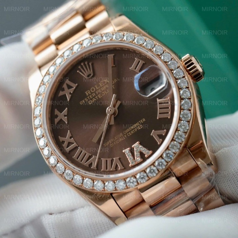 Dong-Ho-Nu-Rolex-DateJust-Che-Tac-Dinh-Moissanite-Boc-Vang-That-18K-31mm-4-1024x1024.jpg
