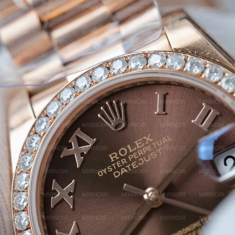 Dong-Ho-Nu-Rolex-DateJust-Che-Tac-Dinh-Moissanite-Boc-Vang-That-18K-31mm-6-1024x1024.jpg
