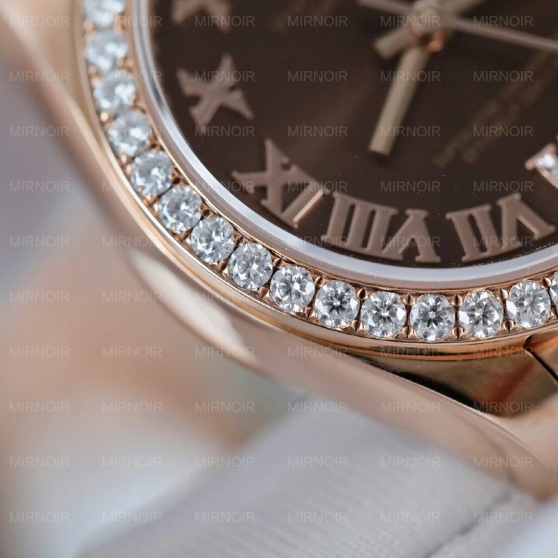 Dong-Ho-Nu-Rolex-DateJust-Che-Tac-Dinh-Moissanite-Boc-Vang-That-18K-31mm-7-1024x1024.jpg