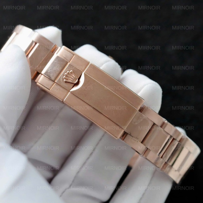 Dong-Ho-Rolex-Daytona-Mat-Den-Che-Tac-Boc-Vang-Dinh-Kim-Cuong-Moissanite-Baguette-40mm-1-1024x1024.jpg