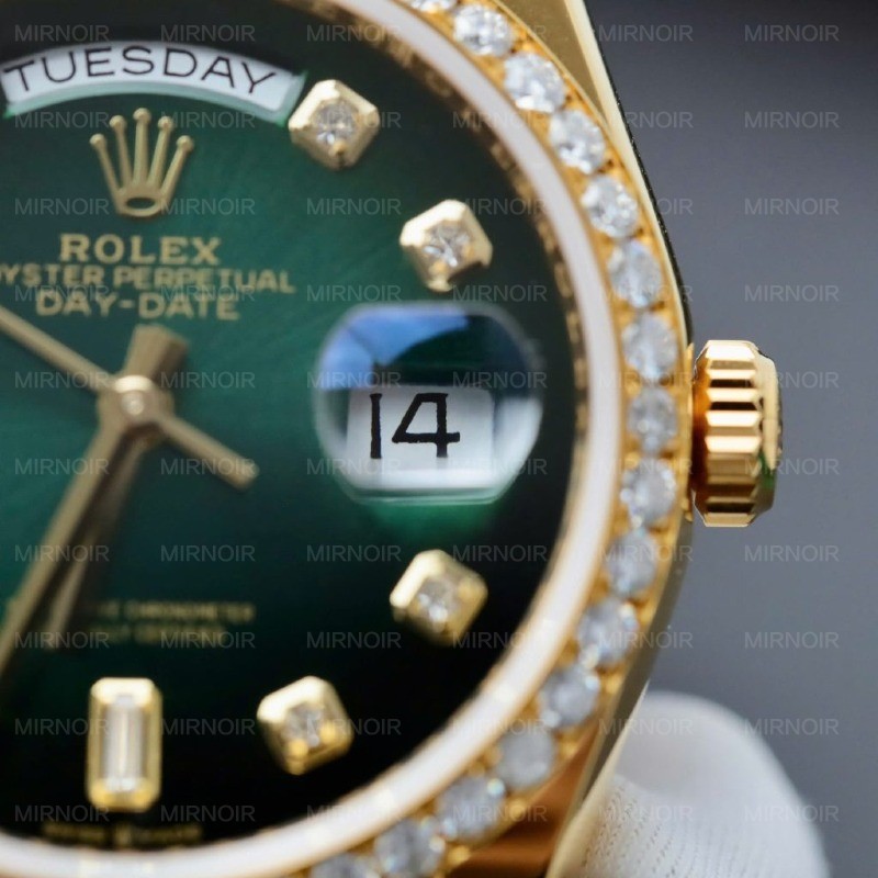 Dong-Ho-Rolex-Day-Date-Che-Tac-Mat-Xanh-Ombre-Boc-Vang-That-Dinh-Kim-Cuong-Moissanite-36mm-5-1024x1024.jpg