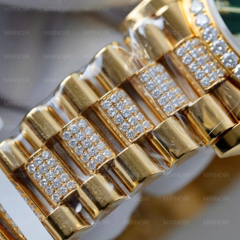 Dong-Ho-Rolex-Day-Date-Che-Tac-Mat-Xanh-Ombre-Boc-Vang-That-Dinh-Kim-Cuong-Moissanite-36mm-9-1024x1024.jpg
