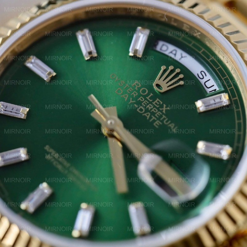 Dong-Ho-Rolex-Day-Date-Che-Tac-Mat-Xanh-La-Cay-Trong-Luong-160gram-Boc-Vang-That-36mm-6-1024x1024.jpg