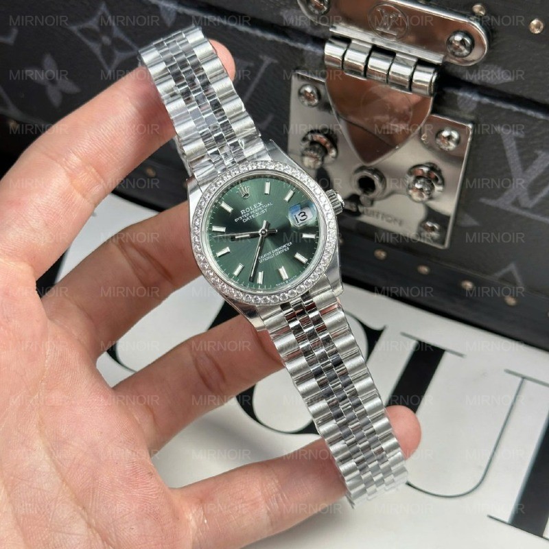 Dong-Ho-Rolex-DateJust-Replica-11-Mat-Xanh-La-Cay-Coc-So-Da-Quang-Nha-May-THB-31mm-1-1024x1024.jpg