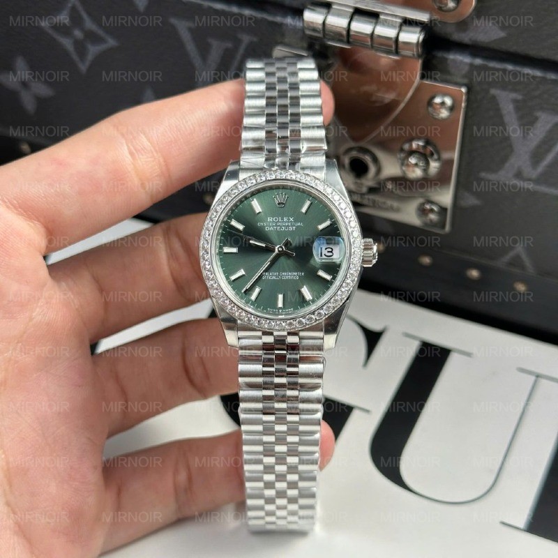 Dong-Ho-Rolex-DateJust-Replica-11-Mat-Xanh-La-Cay-Coc-So-Da-Quang-Nha-May-THB-31mm-6-1024x1024.jpg
