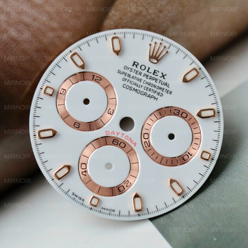 Dong-Ho-Rolex-Daytona-Mat-Thien-Thach-Che-Tac-Boc-Vang-That-Dinh-Kim-Cuong-Moissanite-Baguette-40mm-7-1024x1024.jpg