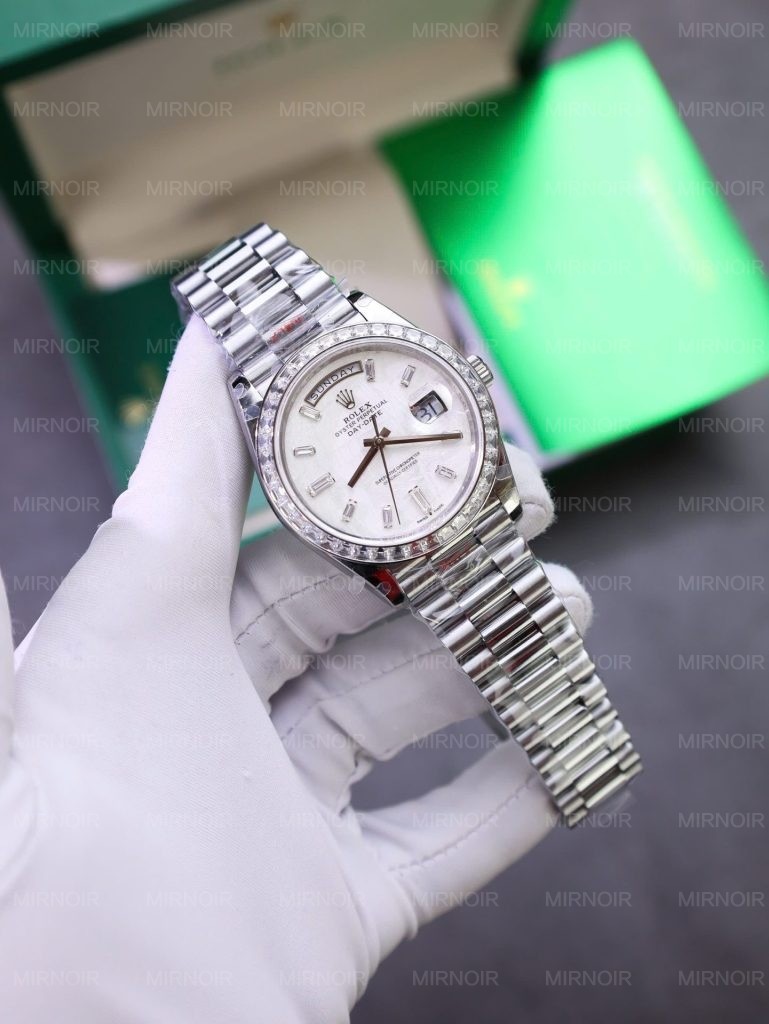 Dong-Ho-Rolex-Day-Date-Che-Tac-Mat-Thien-Thach-Coc-So-Vien-Do-Kim-Cuong-Moissanite-Baguette-40mm-4-769x1024.jpg