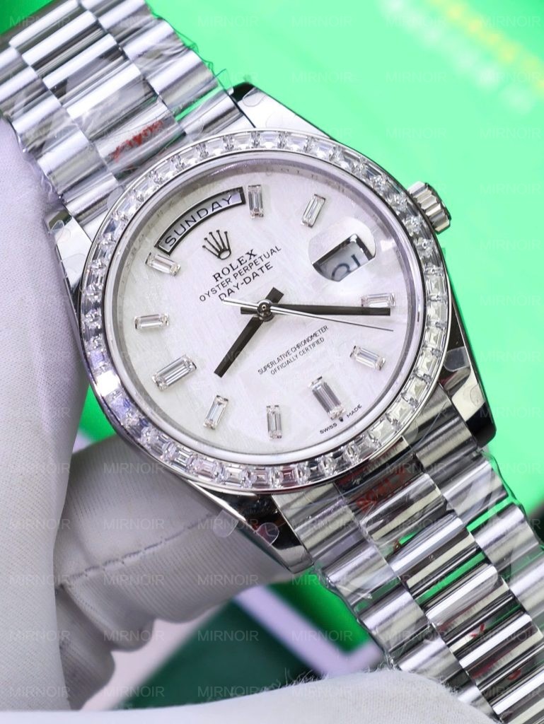 Dong-Ho-Rolex-Day-Date-Che-Tac-Mat-Thien-Thach-Coc-So-Vien-Do-Kim-Cuong-Moissanite-Baguette-40mm-5-769x1024.jpg