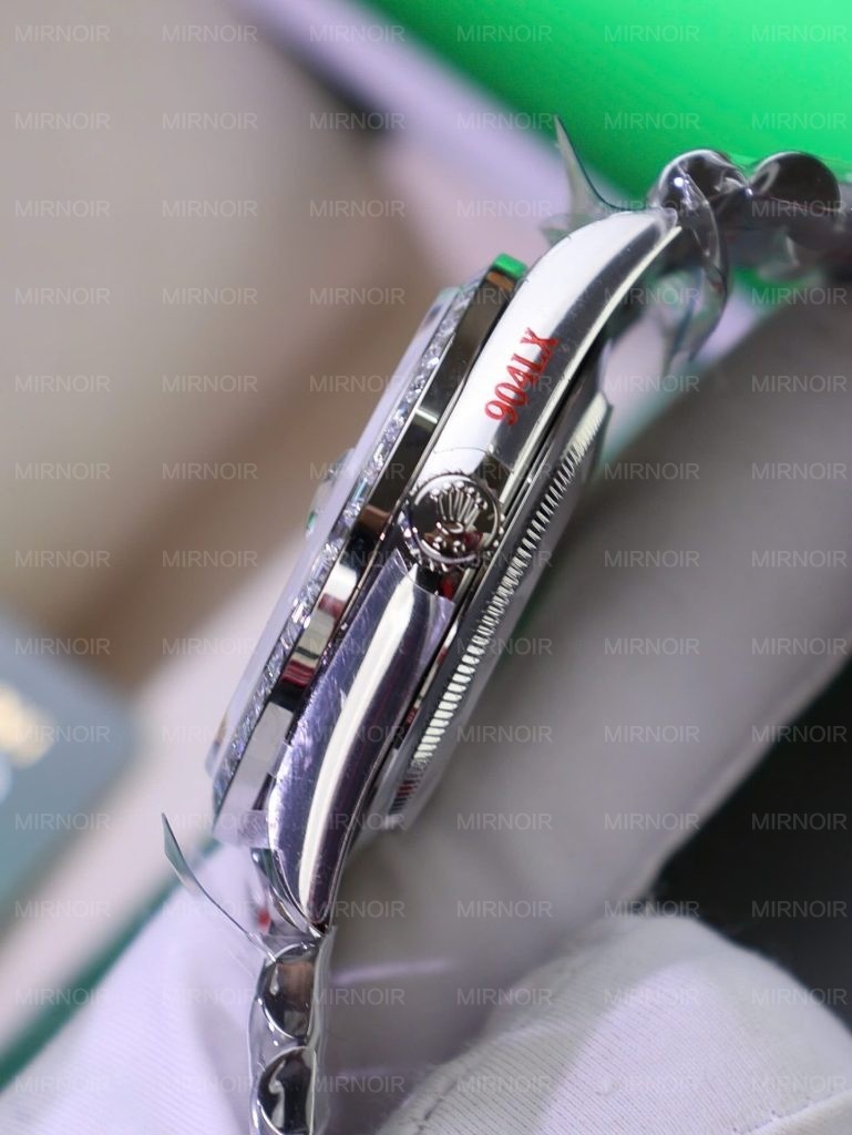 Dong-Ho-Rolex-Day-Date-Che-Tac-Mat-Thien-Thach-Coc-So-Vien-Do-Kim-Cuong-Moissanite-Baguette-40mm-9-769x1024.jpg