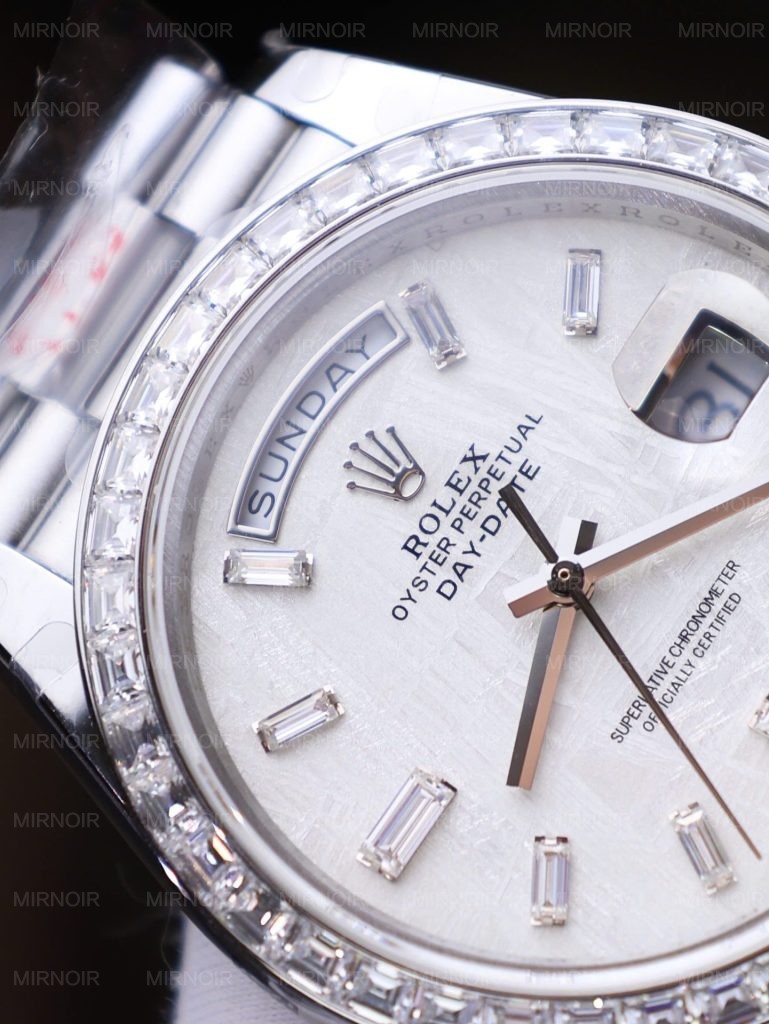 Dong-Ho-Rolex-Day-Date-Che-Tac-Mat-Thien-Thach-Coc-So-Vien-Do-Kim-Cuong-Moissanite-Baguette-40mm-12-769x1024.jpg