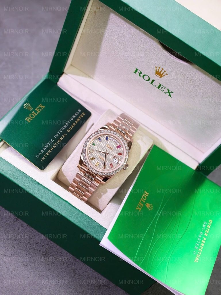Dong-Ho-Rolex-Day-Date-Che-Tac-Kim-Cuong-Moissanite-Boc-Vang-Hong-18K-GMF-40mm-2-769x1024.jpg
