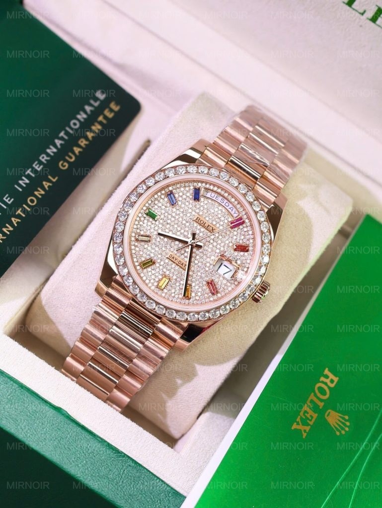 Dong-Ho-Rolex-Day-Date-Che-Tac-Kim-Cuong-Moissanite-Boc-Vang-Hong-18K-GMF-40mm-3-769x1024.jpg