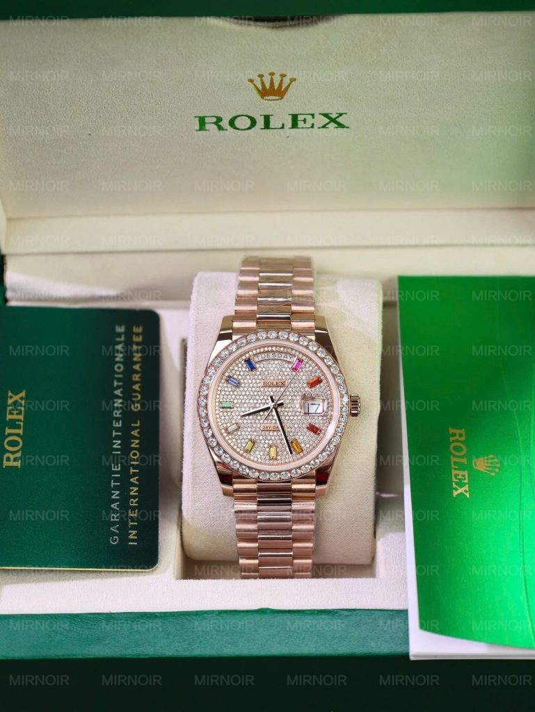 Dong-Ho-Rolex-Day-Date-Che-Tac-Kim-Cuong-Moissanite-Boc-Vang-Hong-18K-GMF-40mm-4-769x1024.jpg