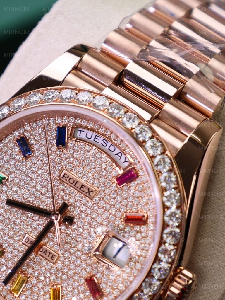 Dong-Ho-Rolex-Day-Date-Che-Tac-Kim-Cuong-Moissanite-Boc-Vang-Hong-18K-GMF-40mm-9-769x1024.jpg