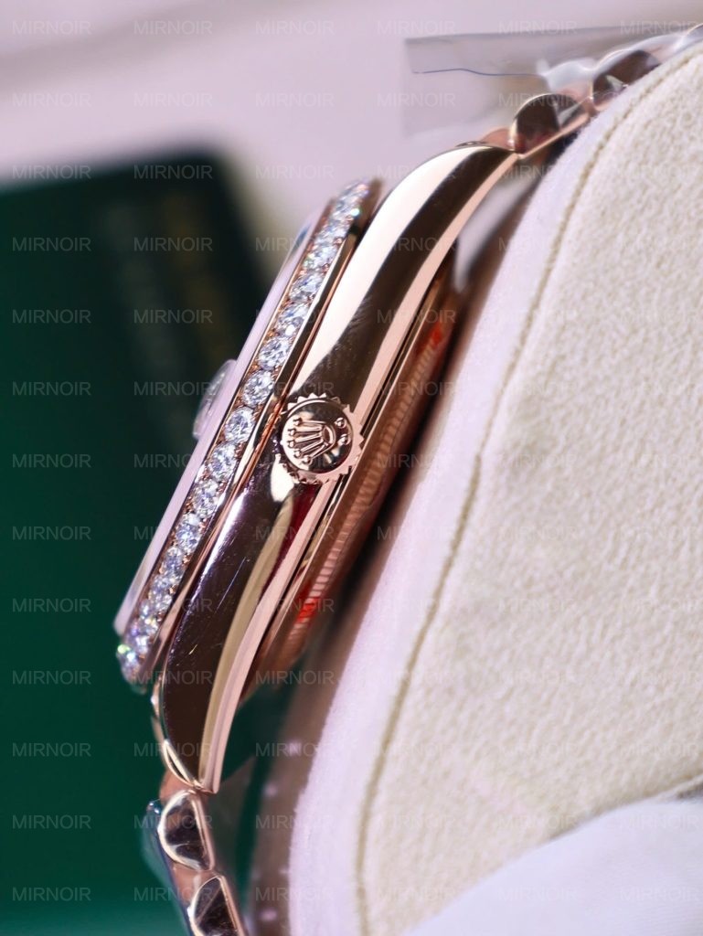 Dong-Ho-Rolex-Day-Date-Che-Tac-Kim-Cuong-Moissanite-Boc-Vang-Hong-18K-GMF-40mm-10-769x1024.jpg
