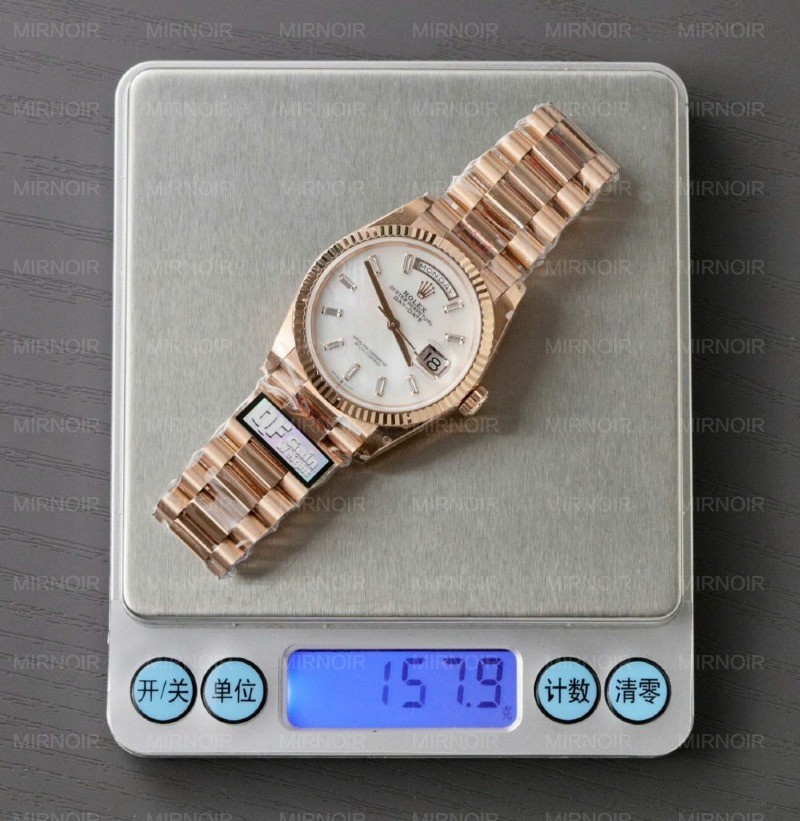 Dong-Ho-Rolex-Day-Date-Replica-11-Ma-Vang-Hong-Mat-MOP-Nha-May-QF-36mm-1-999x1024.jpg