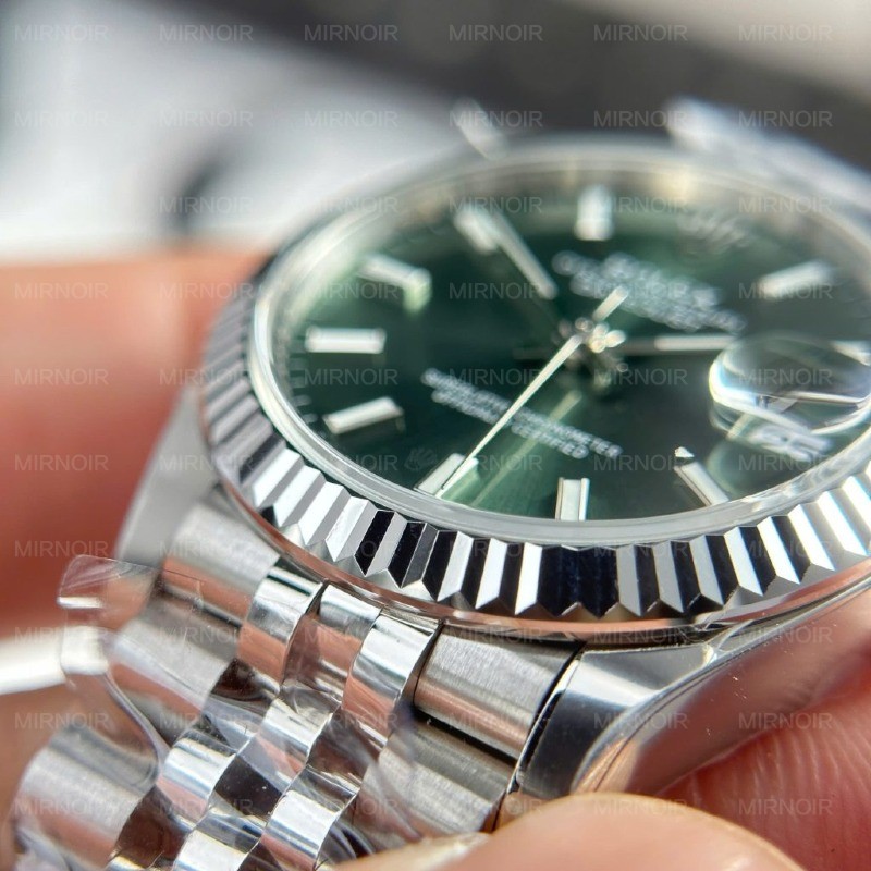 Dong-Ho-Rolex-DateJust-Replica-1-1-Mat-Xanh-La-Cay-Nha-May-THB-31mm-2-1024x1024.jpg