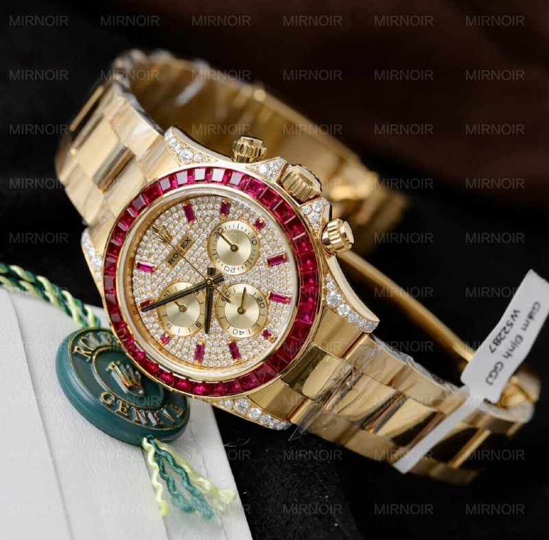 Dong-Ho-Rolex-Daytona-126598TRU-Che-Tac-Boc-Vang-That-Ruby-Kim-Cuong-Moissanite-40mm-5-1024x1005.jpg