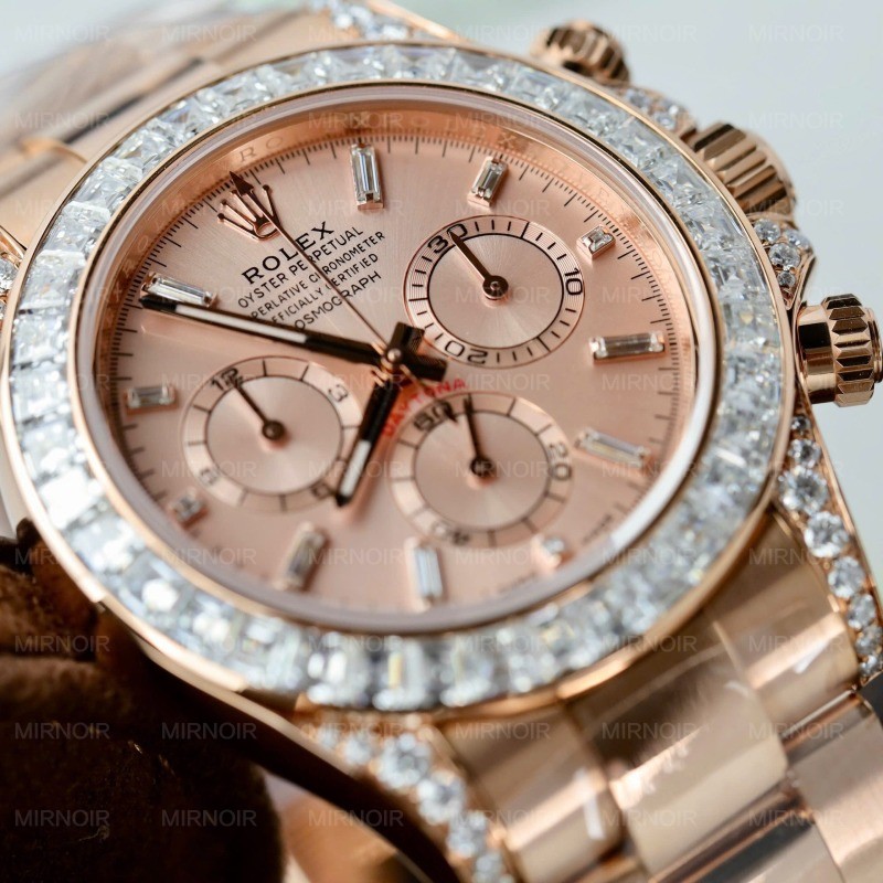 Dong-Ho-Rolex-Daytona-126595TBR-Che-Tac-Boc-Vang-Dinh-Kim-Cuong-Moissanite-Baguette-40mm-5-1.jpg