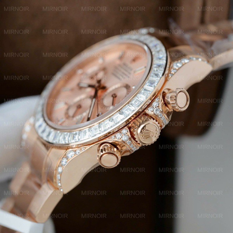 Dong-Ho-Rolex-Daytona-126595TBR-Che-Tac-Boc-Vang-Dinh-Kim-Cuong-Moissanite-Baguette-40mm-8-1.jpg