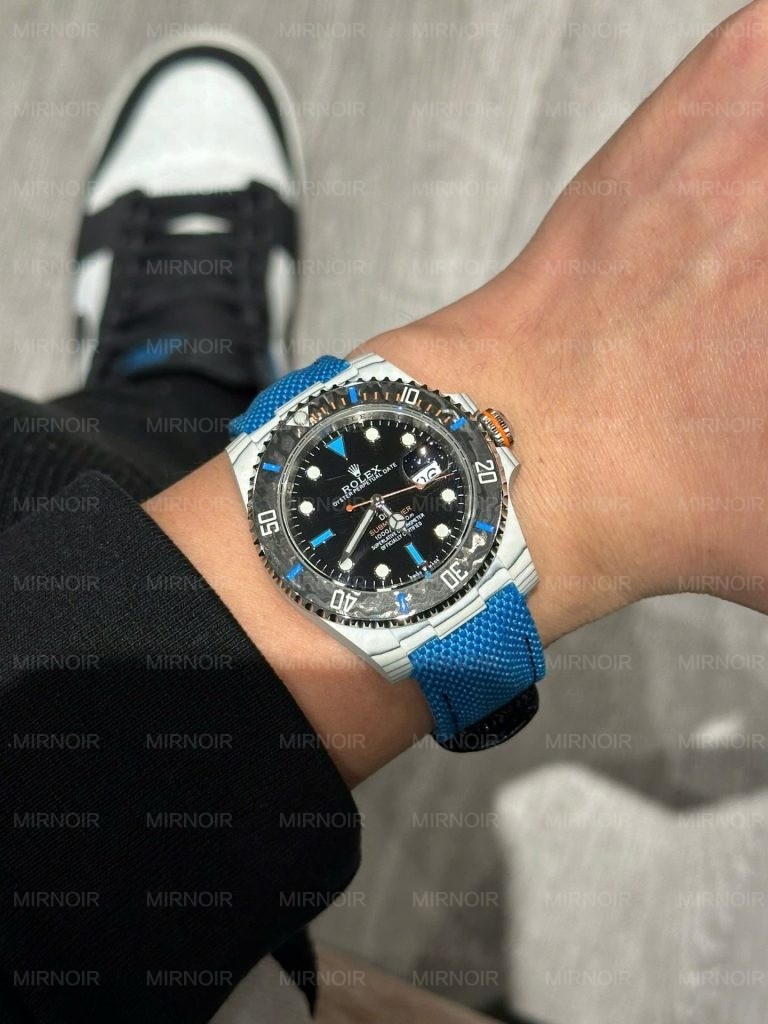 Dong-Ho-Rolex-Submariner-DIW-Replica-11-Vo-Carbon-Mat-Den-40mm-6-768x1024.jpg