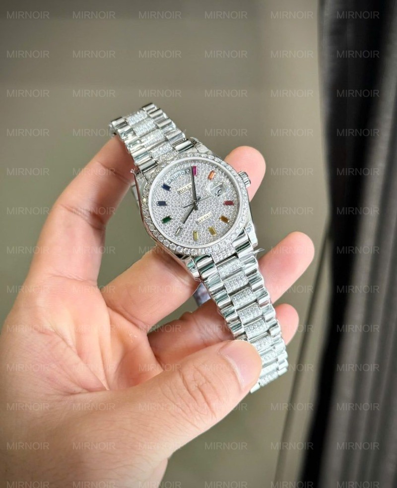 Dong-Ho-Rolex-Day-Date-Chec-Tac-Dinh-Kim-Cuong-Moissanite-Coc-So-Da-7-Mau-36mm-3-833x1024.jpg