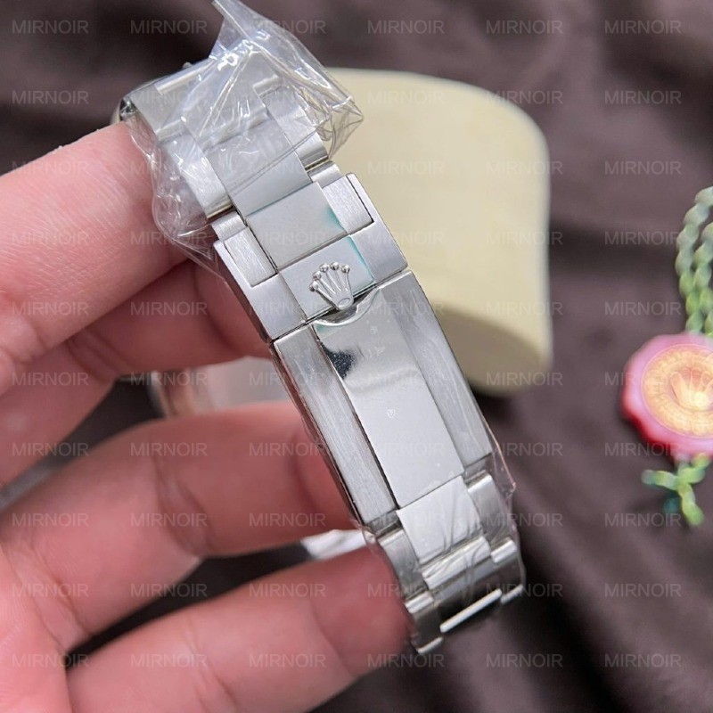 Dong-Ho-Rolex-Daytona-Che-Tac-Vang-Trang-18K-Nguyen-Khoi-Dinh-Kim-Cuong-Baguette-40mm-1-1024x1024.jpg