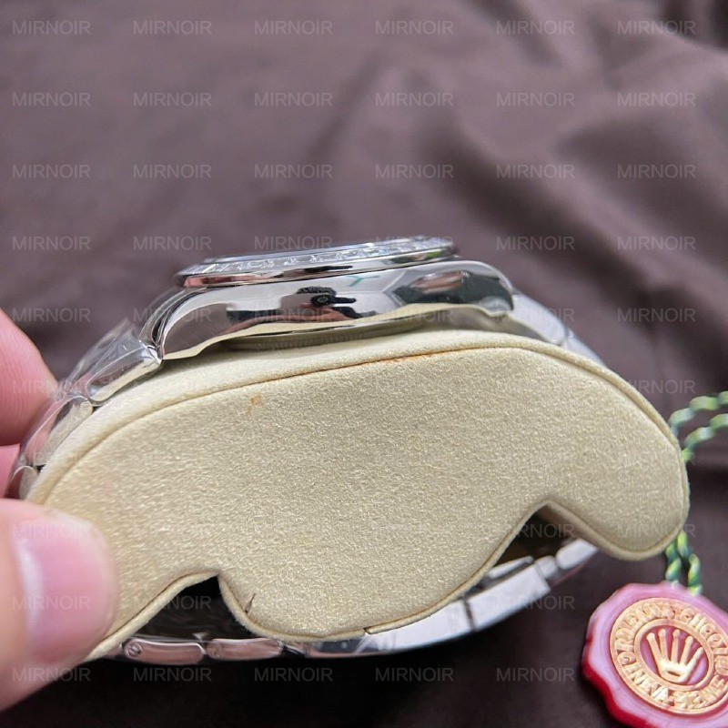Dong-Ho-Rolex-Daytona-Che-Tac-Vang-Trang-18K-Nguyen-Khoi-Dinh-Kim-Cuong-Baguette-40mm-5-1024x1024.jpg