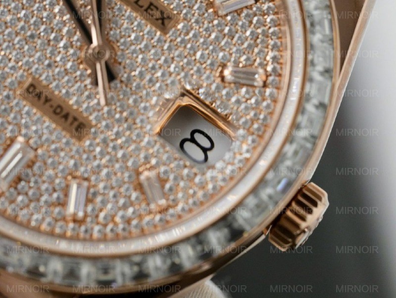 Dong-Ho-Rolex-Day-Date-Che-Tac-Boc-Vang-Hong-18K-Kim-Cuong-Moissanite-Baguette-GMF-40mm-7-1024x770.jpg