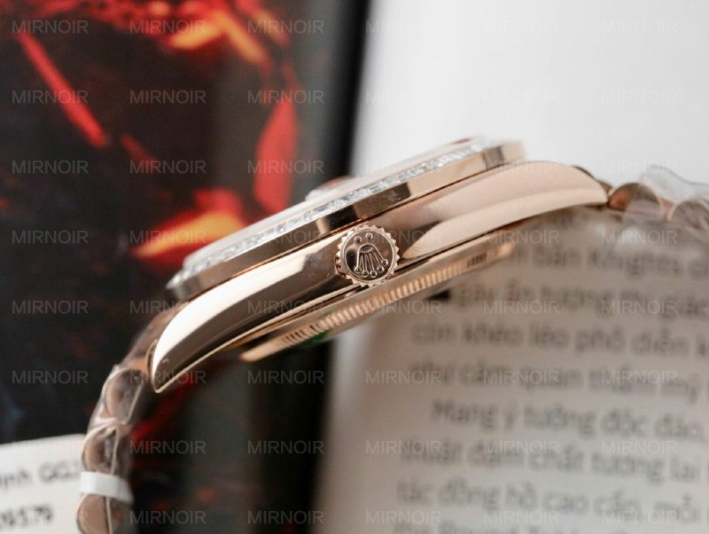 Dong-Ho-Rolex-Day-Date-Che-Tac-Boc-Vang-Hong-18K-Kim-Cuong-Moissanite-Baguette-GMF-40mm-8-1024x770.jpg