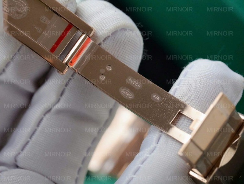 Dong-Ho-Rolex-Daytona-126505-Replica-11-Ma-Vang-Hong-Mat-Den-40mm-9-1024x770.jpg