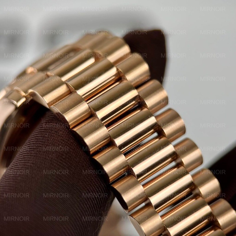 Dong-Ho-Che-Tac-Rolex-Day-Date-Boc-Vang-Dinh-Kim-Cuong-Moissanite-Baguette-36mm-5.jpg