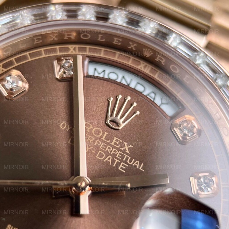 Dong-Ho-Che-Tac-Rolex-Day-Date-Boc-Vang-Dinh-Kim-Cuong-Moissanite-Baguette-36mm-6.jpg